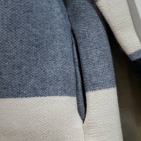 Stylish Striped Cardigan in Gray and Cream - Picture 7 of 12